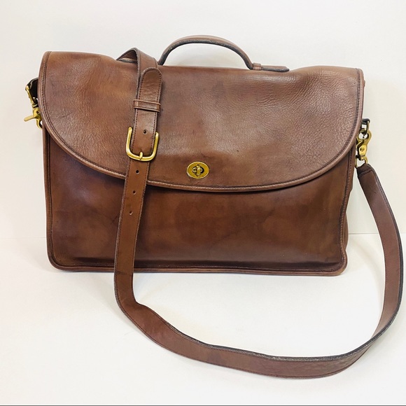 Coach Handbags - Vintage Coach Lexington Messenger Leather bag